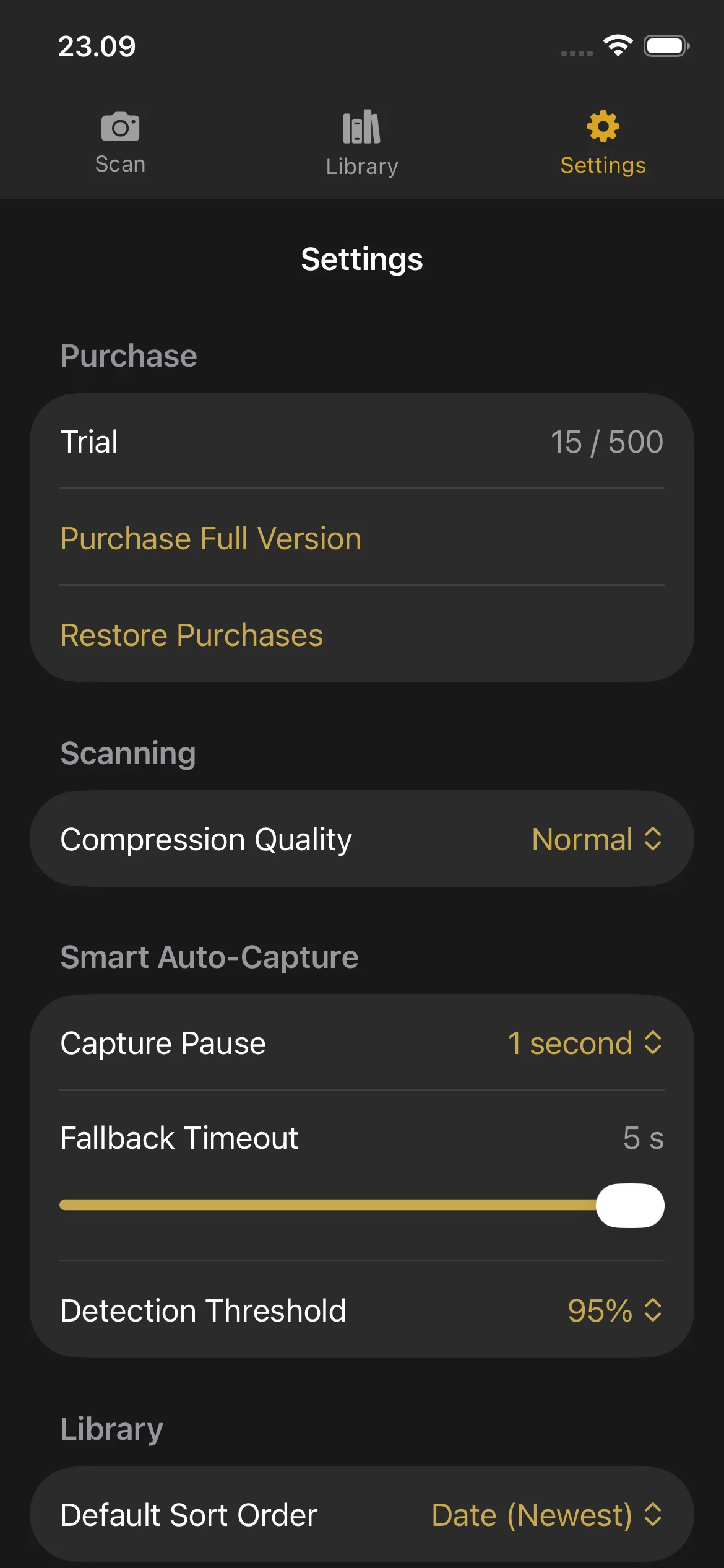 Knut app Settings view showing compression quality selector, auto-capture toggle, camera lens picker, and trial status.